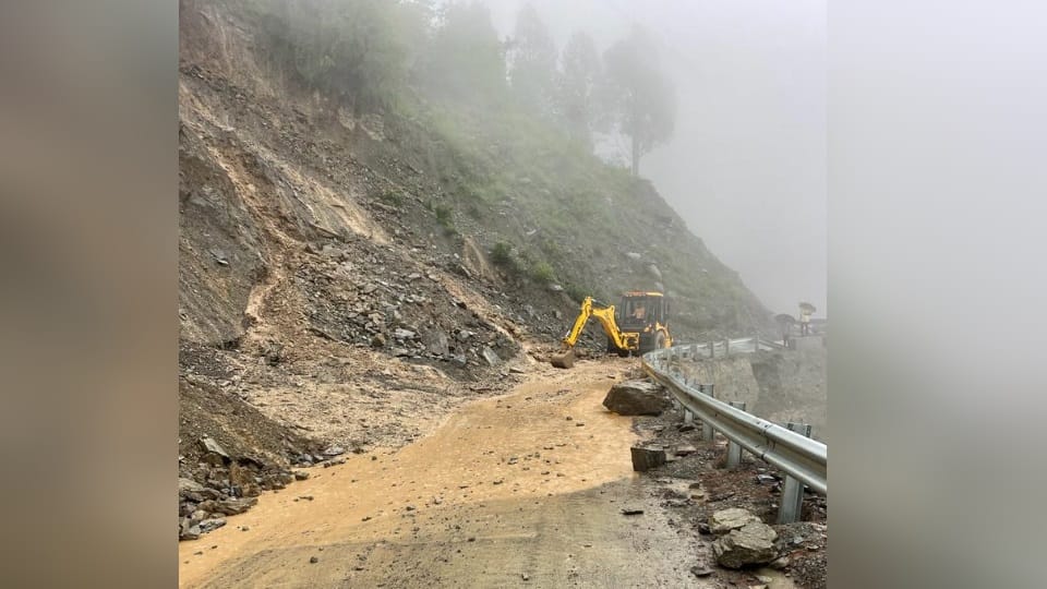 Uttarakhand Weather News Heavy Rainfall Red alert in eight districts today