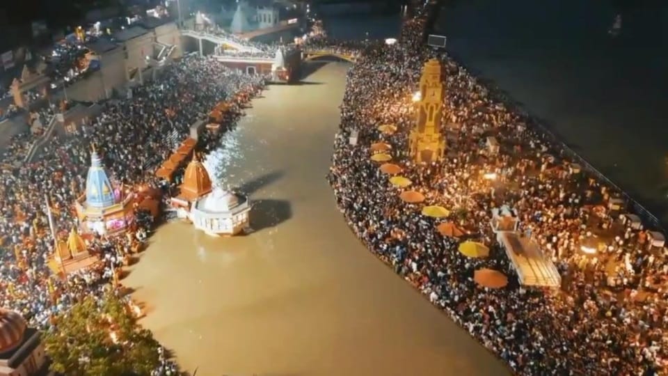 Kanwar Yatra 2023 Huge Crowd in haridwar even rainfall More than 89 lakh Devotees took gangajal in six days