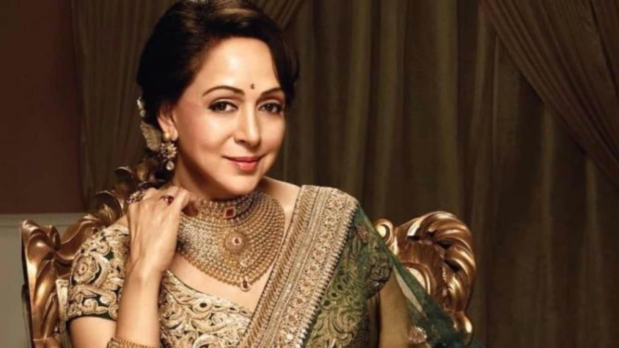 Hema Malini opened up about how a filmmaker made a deplorable demand about her saree while shooting a scene