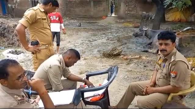 Dead body of girl student found on canal bank in Kannauj, relatives said murder after gang rape