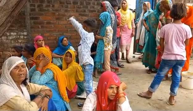 Dead body of girl student found on canal bank in Kannauj, relatives said murder after gang rape