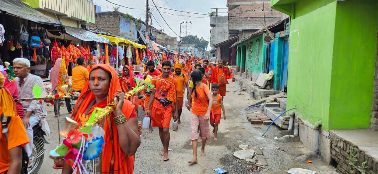 Sawan 2023: On the first Monday, devotees reached Sultanganj to lift Gangajal for Jalabhishek; Bolbam, Deoghar