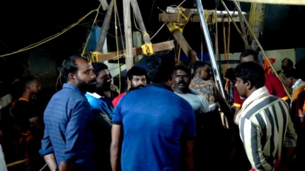 man gets trapped in 90 feet deep well in Thiruvananthapuram Rescue operations underway update news in hindi