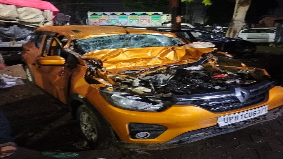 Car rammed into tractor trolley, four devotees injured
