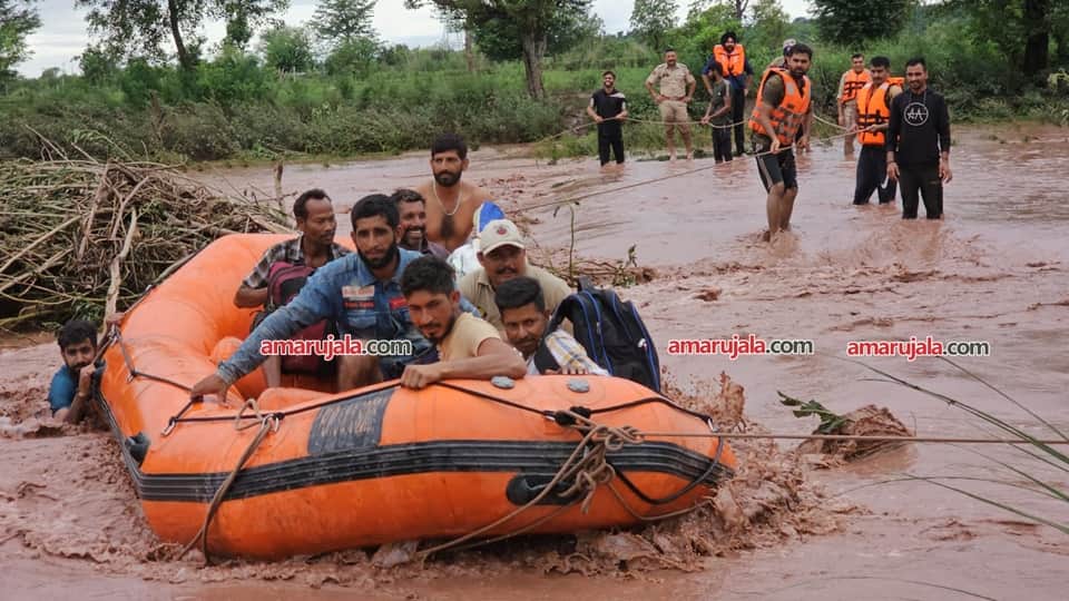 rain in kathua: Ujj Tarnah and Ravi river wreak havoc 50 people rescued one died