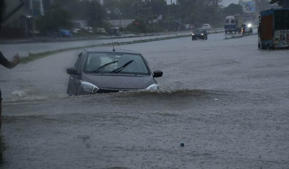 rain in kathua: Ujj Tarnah and Ravi river wreak havoc 50 people rescued one died