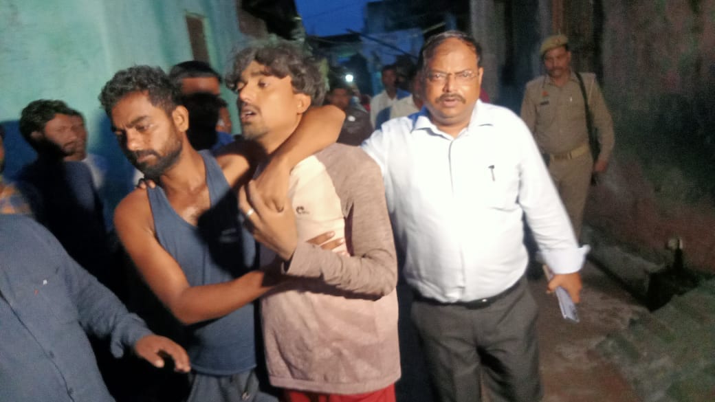 Muzaffarnagar: Roof of a house collapsed in rain, mother and daughter died, father injured