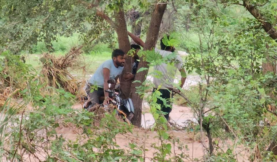 rain in kathua: Ujj Tarnah and Ravi river wreak havoc 50 people rescued one died