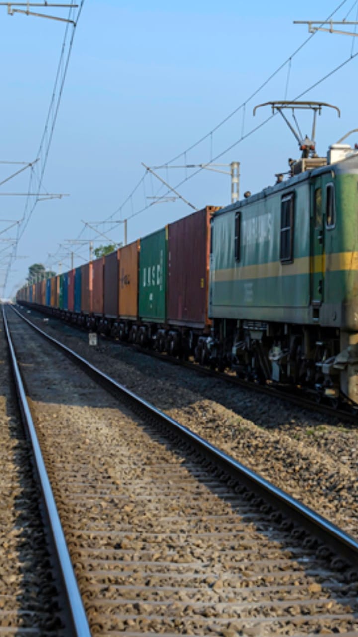 trains will be canceled due to electronic interlocking work going on Bilaspur-Nagpur section