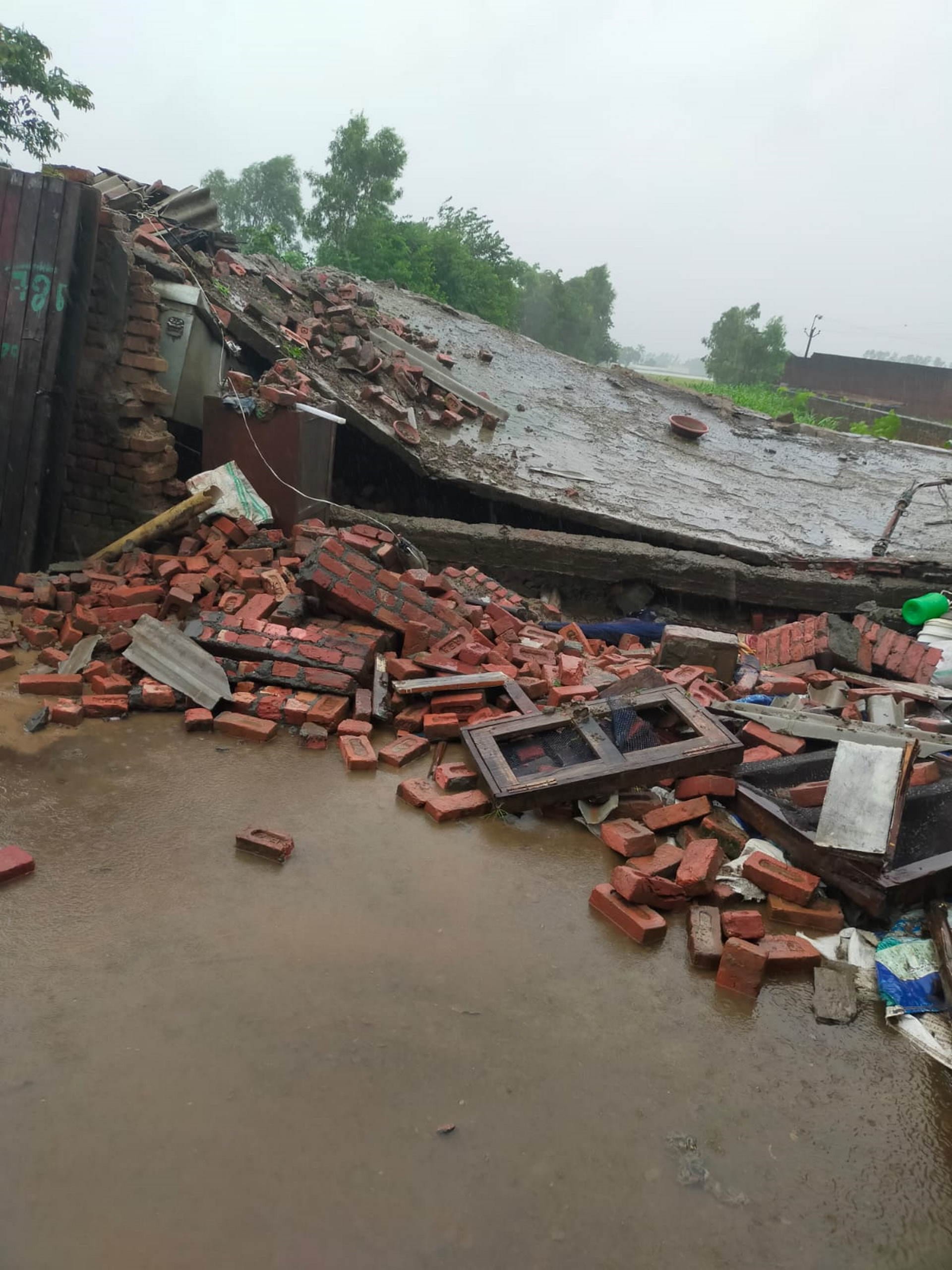 Uttarakhand Weather Rain Update: House Collapses Due to Heavy Rain in Kashipur, Couple Dies, Child Injured