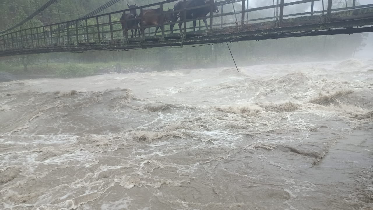 Uttarakhand Weather Heavy Rainfall Gangotri Highway Blocked and Rivers Overflow