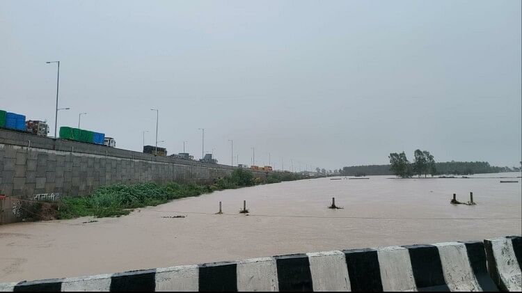 Water of Ghaggar river lodge on the GT Road in Ambala, connectivity of haryana punjab is lost