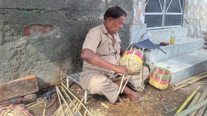 Kanwar made by Matlub adorning the shoulders of Shiva devotees