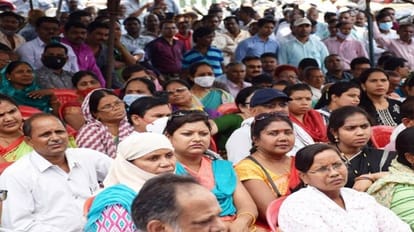 यूपी: इन एक लाख कर्मचारियों को सरकार ने दिया झटका, खारिज हुई प्रमोशन की मांग, हो सकता है तीखा विरोध promotion of fourth class employee in up