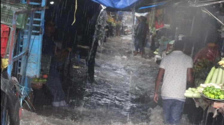 Uttarakhand Weather Heavy Rainfall in Rishikesh city became a pond after waterlogging