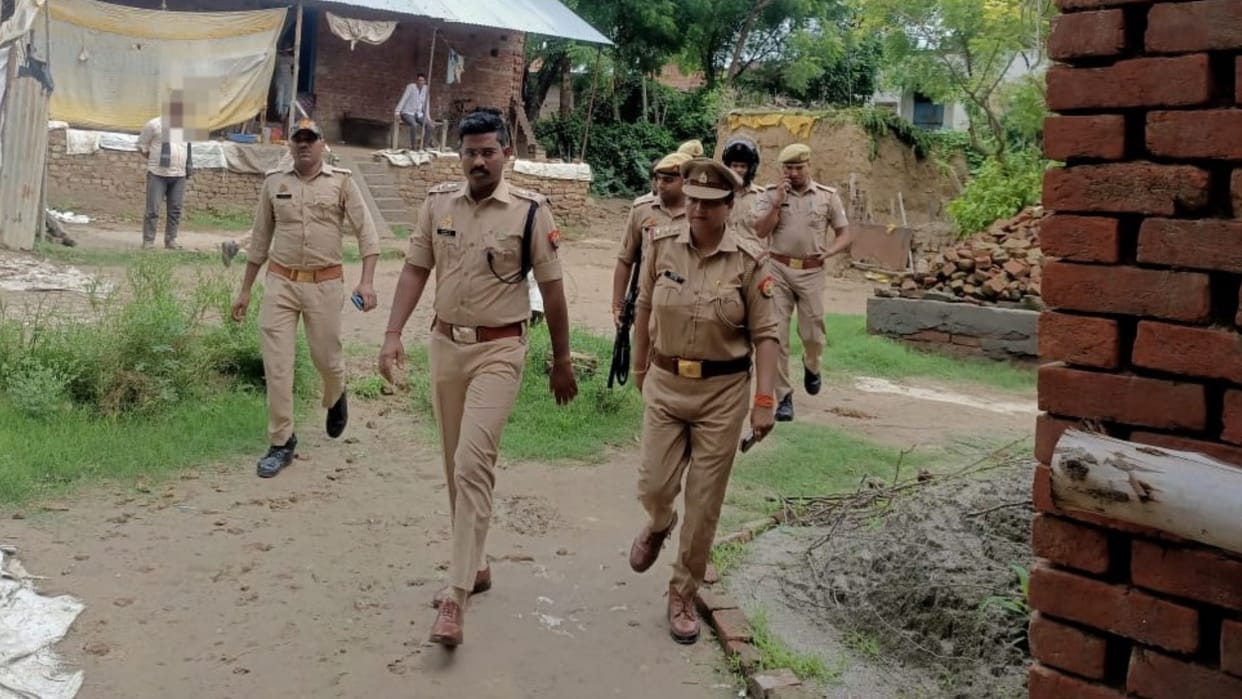 A man died when villagers beat him in Amethi.