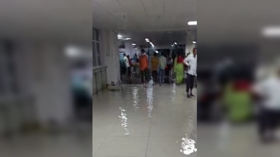 Uttarakhand Weather Heavy Rainfall in Rishikesh Water entered in AIIMS Rishikesh  emergency ward