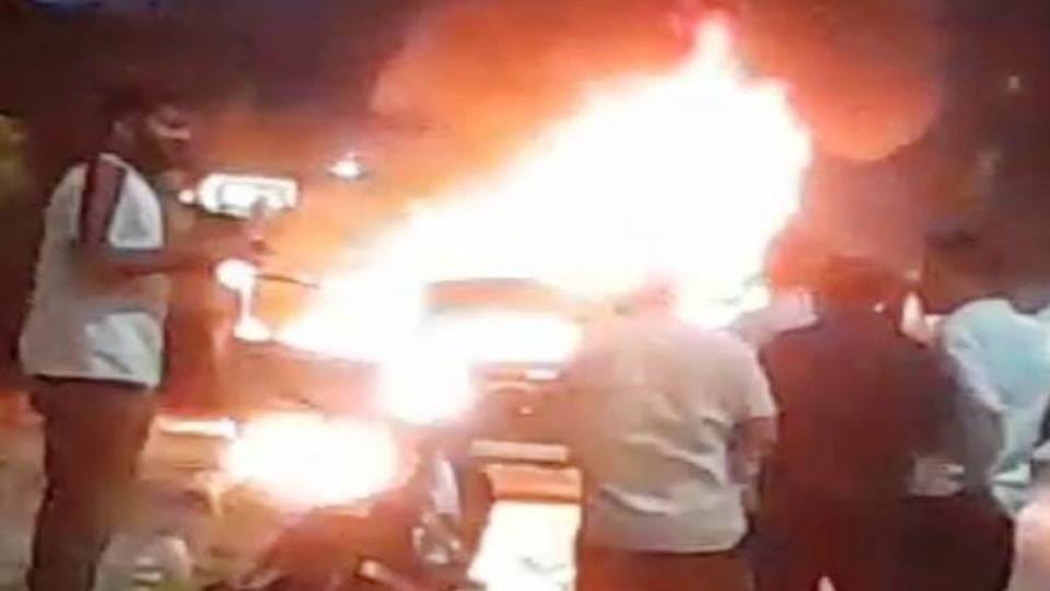 Fire broke out in moving car in Firozabad it was brought under control after lot of effort