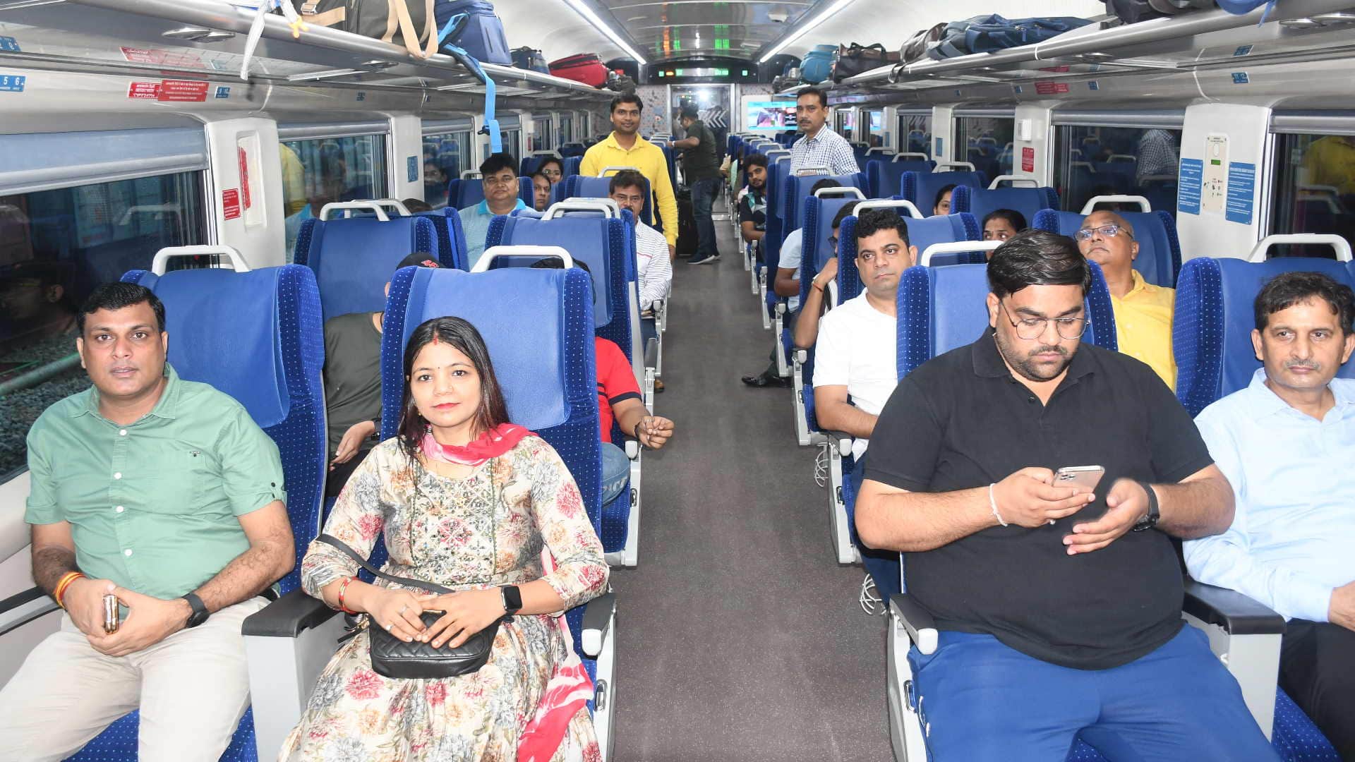 Vande Bharat First selfie with loved ones then journey