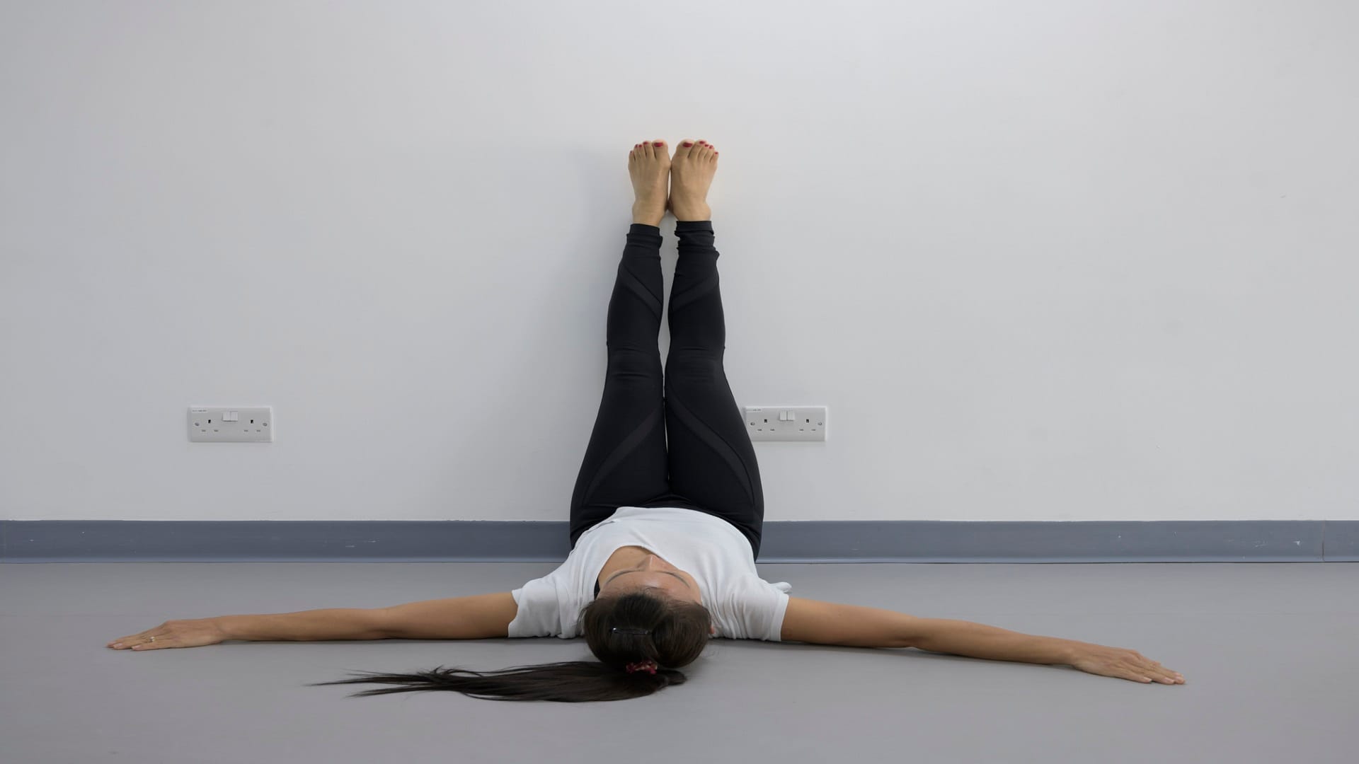 Wall Yoga Asanas Health Benefits Of yoga Poses With Wall Support in Hindi