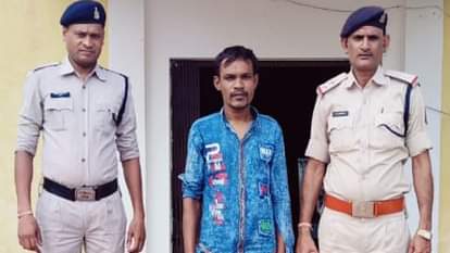 पुलिस की गिरफ्त में आरोपी