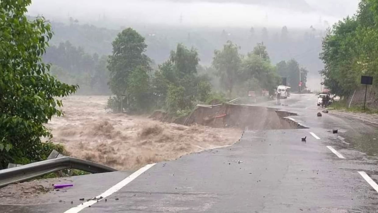 himachal flash floods 300 crore rupees loss to national highways authority of india