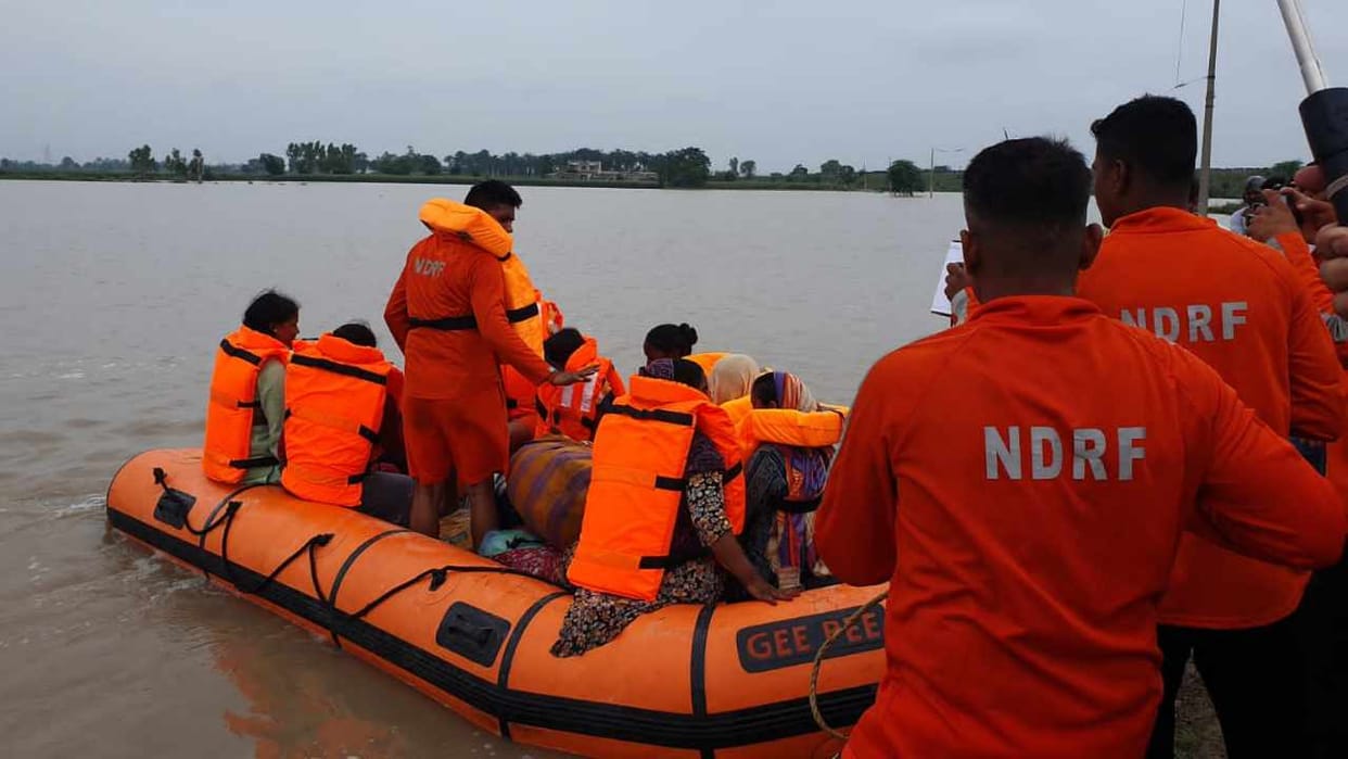 50 teams of NDRF engaged in relief and rescue in Punjab
