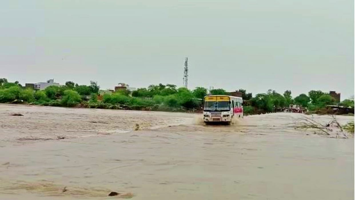 Roadways driver landed bus in swollen river in Pali
