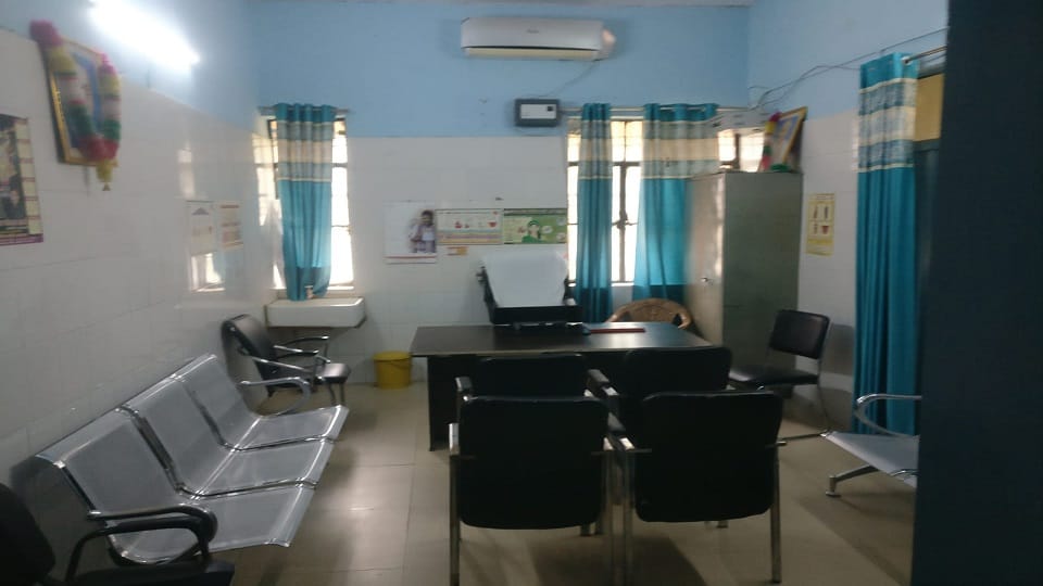 CHC opening time eight, no doctor reached till nine o'clock