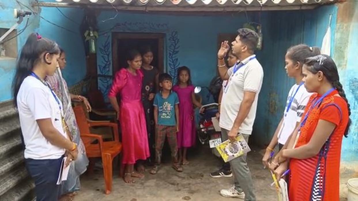 Umaria A team of youths is motivating the children who have dropped out to send them back to school