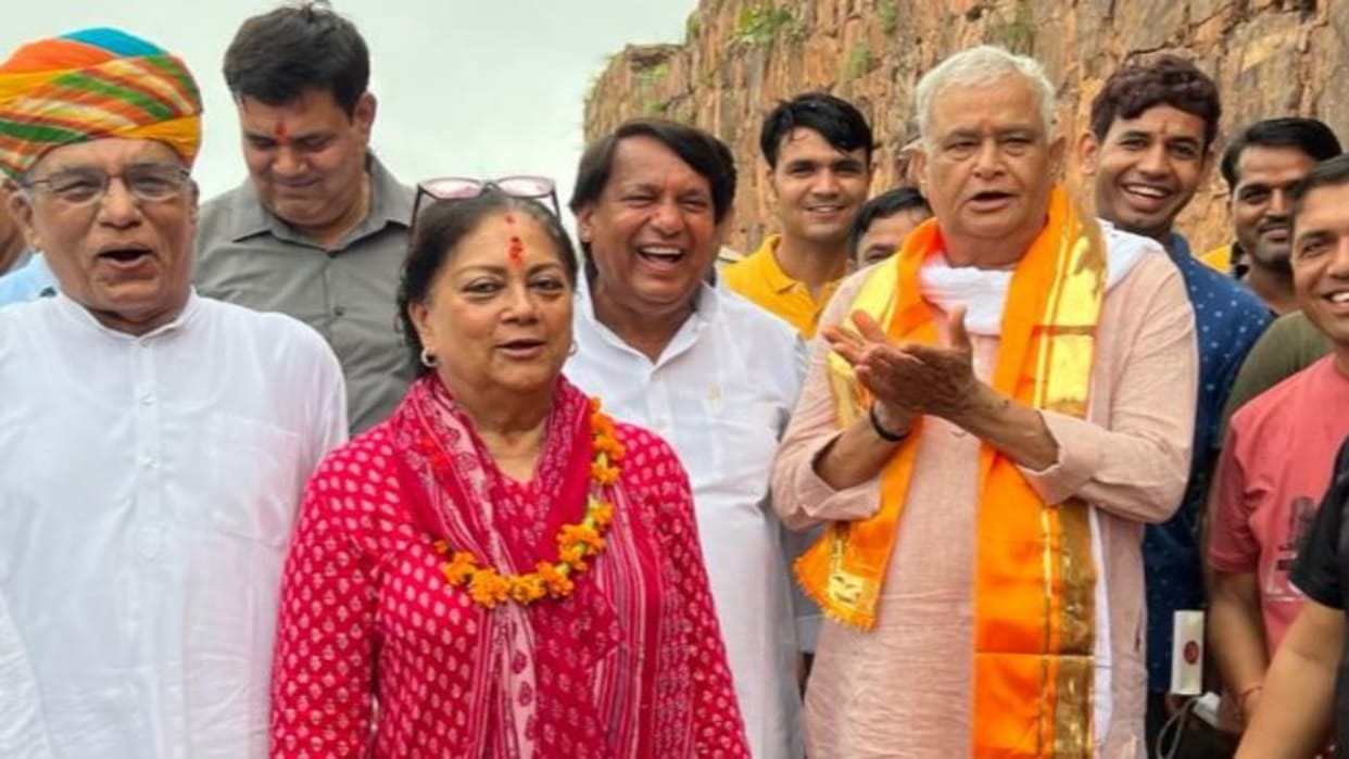 Vasundhara Raje and Kirorilal visited Ganesh and Shiva temple in Sawai Madhopur
