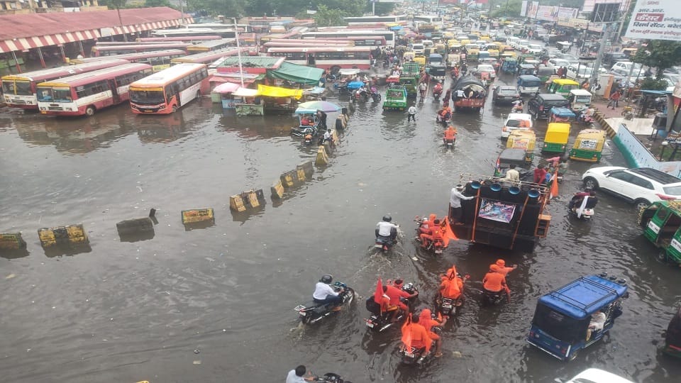 Heavy rain in Bareilly on the first Monday of Sawan