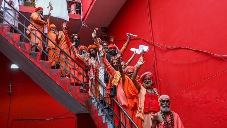 amarnath yatra 2023: Two US citizens from California undertake Amarnath Yatra in jammu kashmir