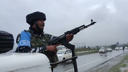 Suggestion to change color of shoulder ribbon in CRPF Will terrorists not fire on seeing Police red-blue colou