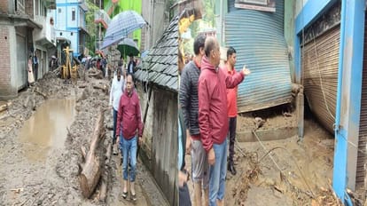 Mandi News: जयराम ठाकुर बोले- आधा थुनाग बाजार बर्बाद, लोगों ने ली रिश्तेदारों के घर शरण, सरकार कर रही भेदभाव Jairam Thakur said Half of Thunag market ruined, people took shelter in relatives' houses, govt is discriminat