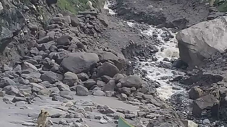 Badrinath highway closed due to road flowing