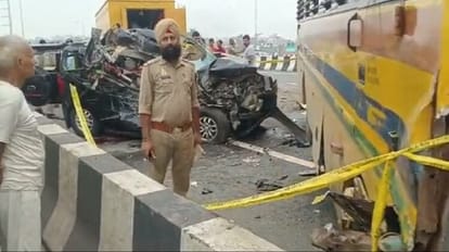 big Accident on Delhi-Meerut Expressway school bus and car collided In Ghaziabad