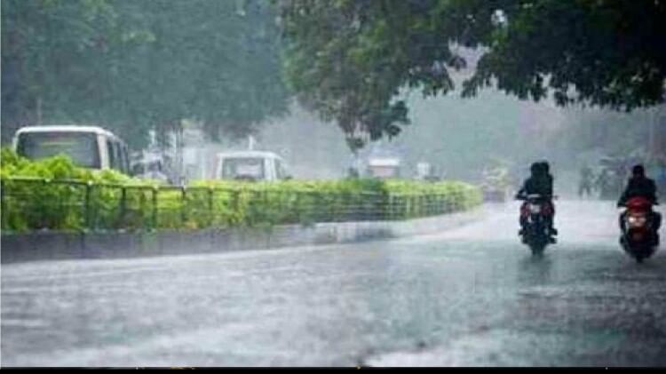 Chhattisgarh weather: मौसम विभाग का अलर्ट, आज कई जिलों में हो सकती है बारिश, रायपुर में झमाझम बरसे बदरा