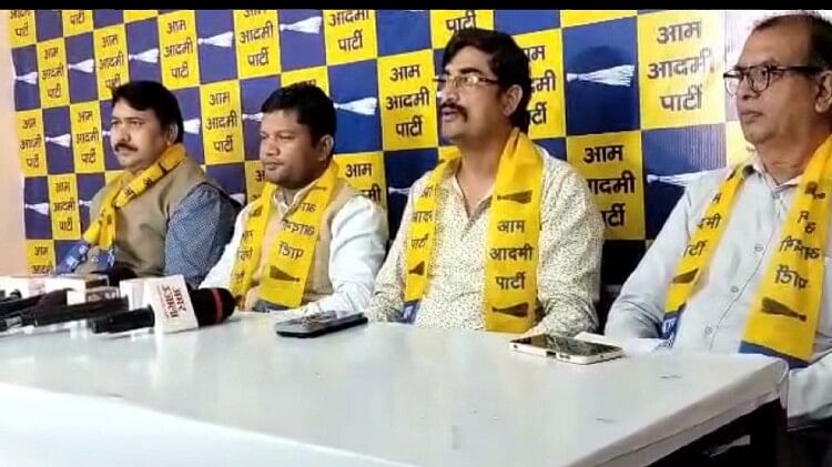 आप ने साधा निशाना: कोमल हुपेंडी बोले- भूपेश सरकार ने किसानों को नहीं दिया बोनस, प्रदेश में बिक रही नकली खाद