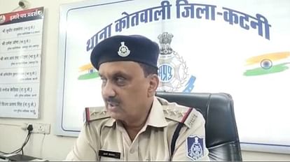 चलती ट्रेन से मोबाइल छीनने वाले बदमाशों ने यात्री को उतारा मौत के घाट, शरीर पर मिले चाकूओं के निशान चलती ट्रेन से मोबाइल छीनने वाले बदमाशों ने यात्री को उतारा मौत के घाट, शरीर पर मिले चाकूओं के निशान
