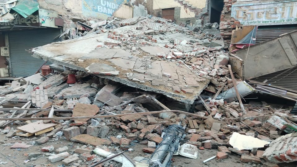 Agra Building Collapse dilapidated building in Shahganj market collapsed