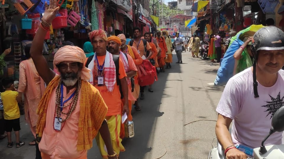Amarnath Yatra: Pilgrims leave for fourth day from Jammu with tight security
