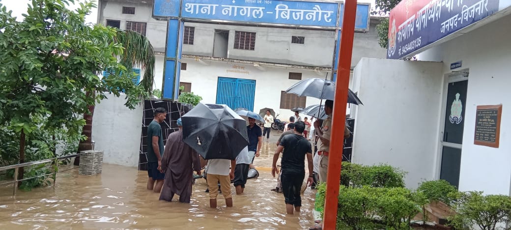 Flood: Rivers swollen due to rain in hilly and plain areas, erosion of land continues, threat of flood