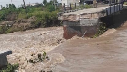 More than 400 villages in the grip of flood in Punjab