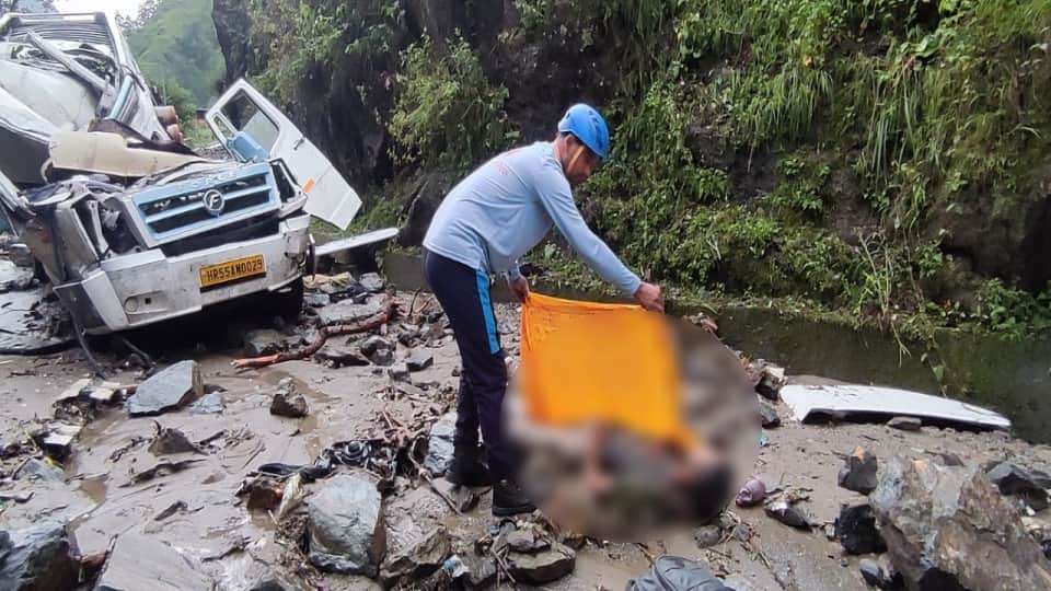 Uttarakhand Weather Disaster 18 deaths Till Now due to Monsoon Heavy Rainfall 1700 roads Closed