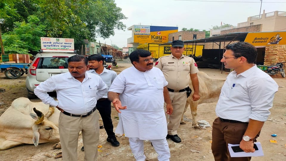 mayor checked dumping points of city In Hisar, found garbage everywhere