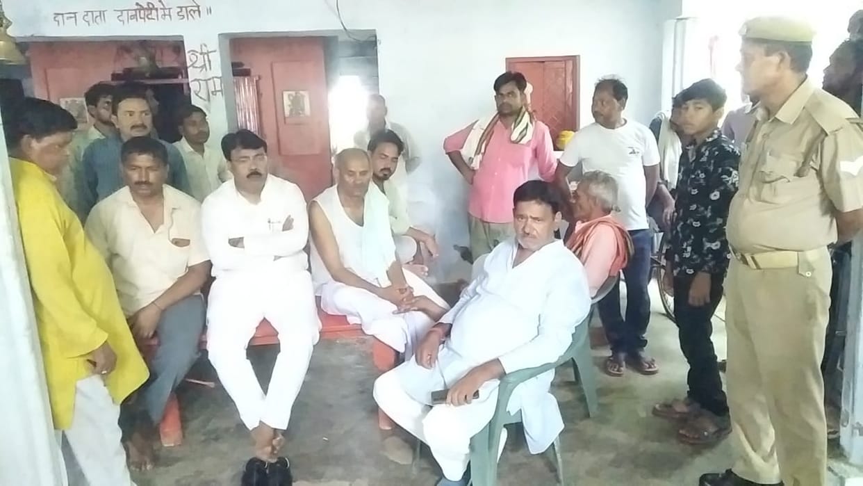 Priests dead body found hanging on tree, villagers expressed fear of murder, dispute happened a few days ago