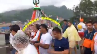 Kanwar Yatra 2023: Minister Sanjeev Balyan Started His Journey With Kanwar On Foot From Haridwar
