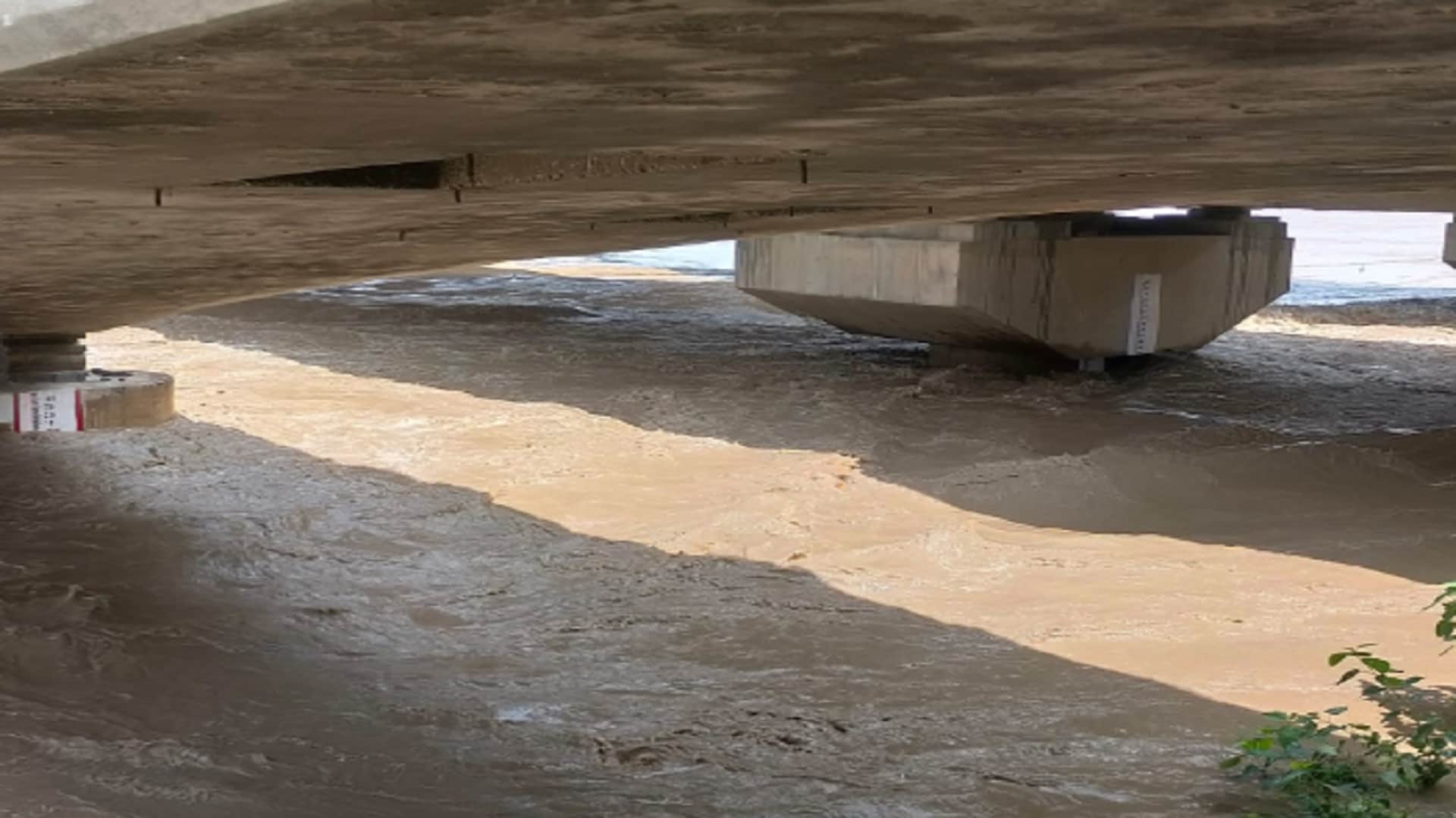 UP: Peoples of West UP are in danger due to excess water in rivers including Yamuna