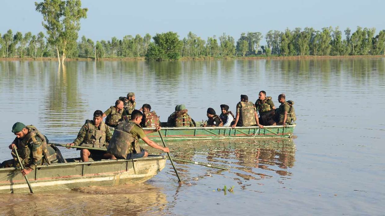 More than one lakh cusecs water released from Hussainiwala headworks towards Pakistan